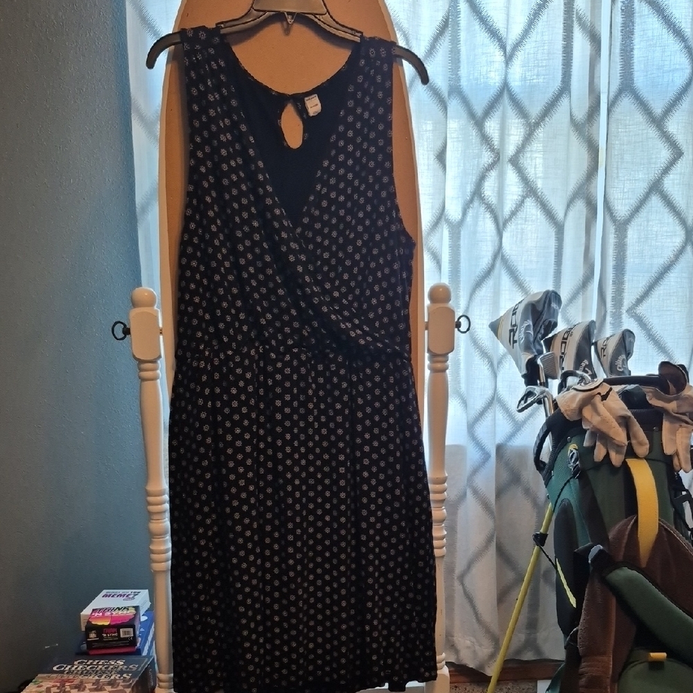 Old Navy Black and White Midi Dress